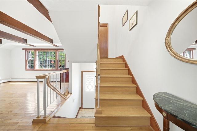 15 Sparhawk Dr., Burlington, MA 01803