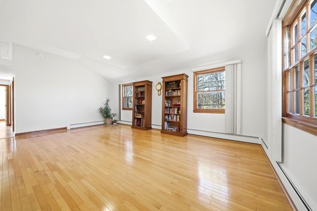 15 Sparhawk Dr., Burlington, MA 01803