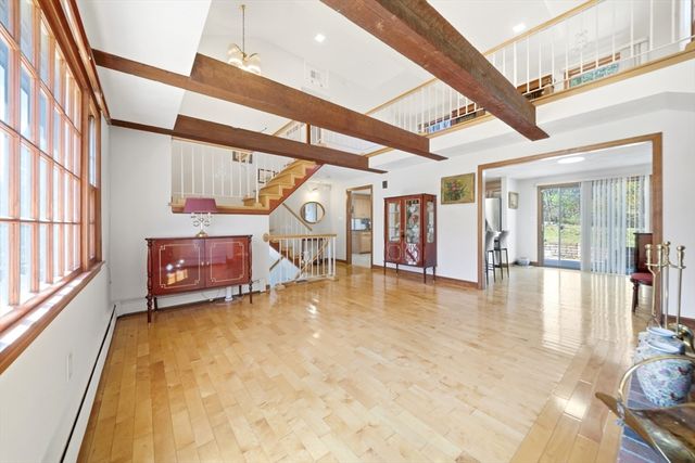 15 Sparhawk Dr., Burlington, MA 01803