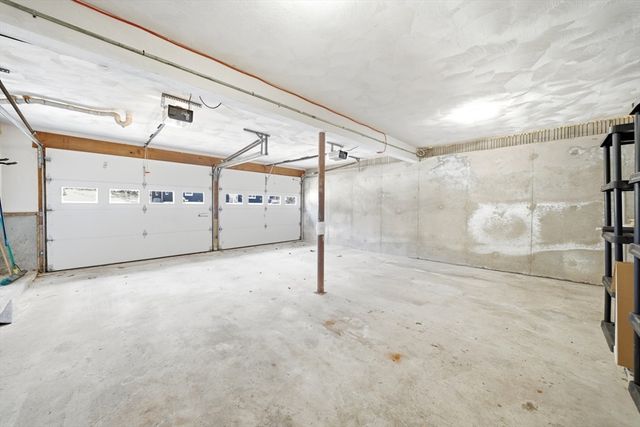 15 Sparhawk Dr., Burlington, MA 01803