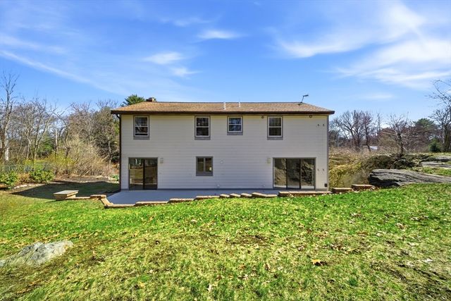 15 Sparhawk Dr., Burlington, MA 01803