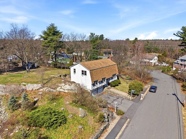 15 Sparhawk Dr., Burlington, MA 01803
