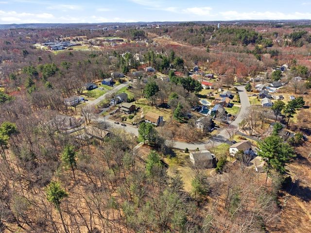 15 Sparhawk Dr., Burlington, MA 01803