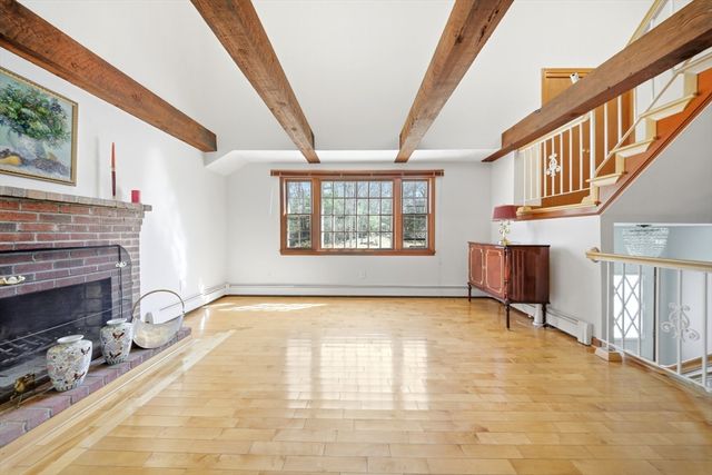 15 Sparhawk Dr., Burlington, MA 01803