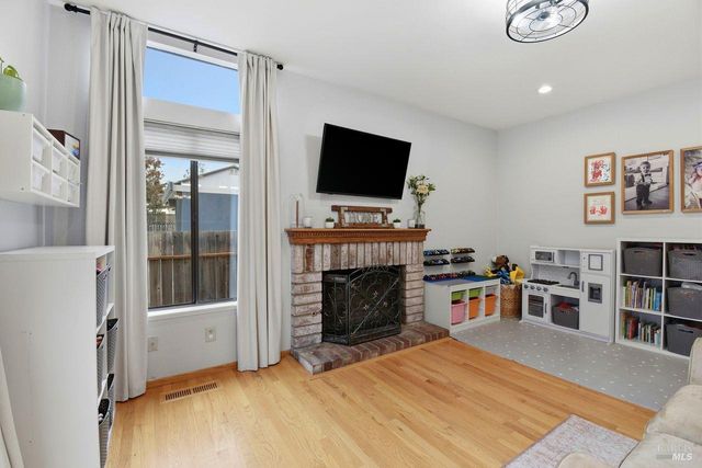 8270 Honor Pl, Cotati, CA 94931