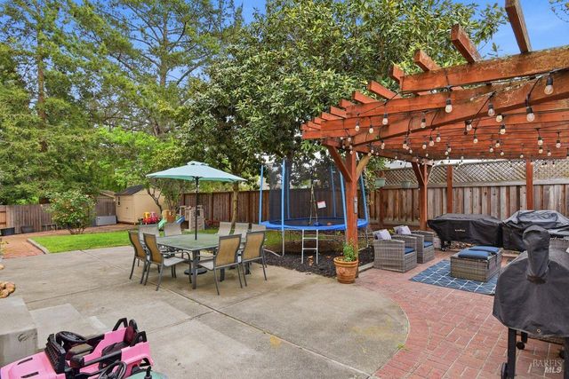 8270 Honor Pl, Cotati, CA 94931