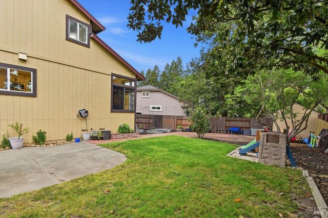 8270 Honor Pl, Cotati, CA 94931