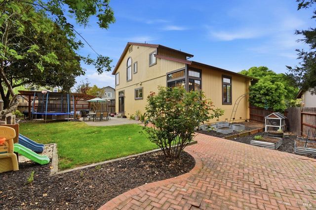 8270 Honor Pl, Cotati, CA 94931