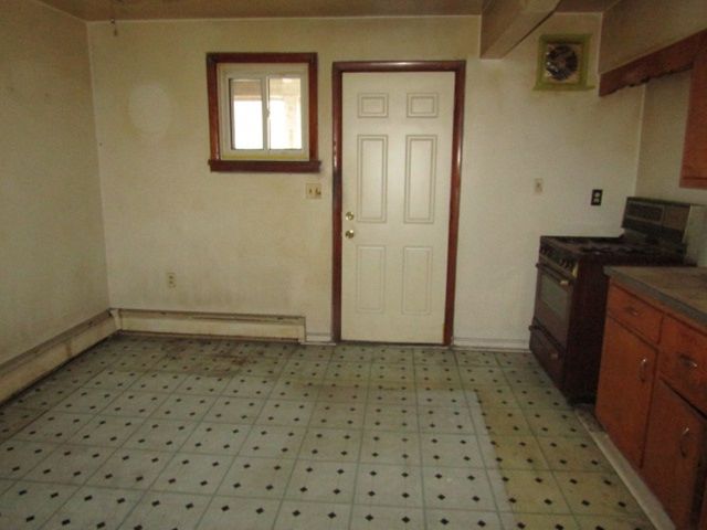 930 7th St, New Kensington, PA 15068