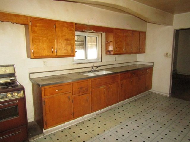 930 7th St, New Kensington, PA 15068