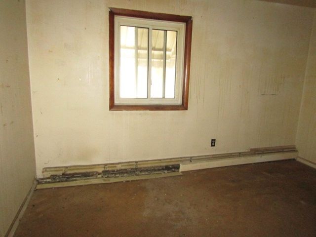 930 7th St, New Kensington, PA 15068