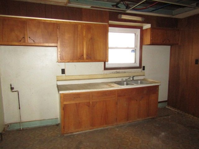 930 7th St, New Kensington, PA 15068