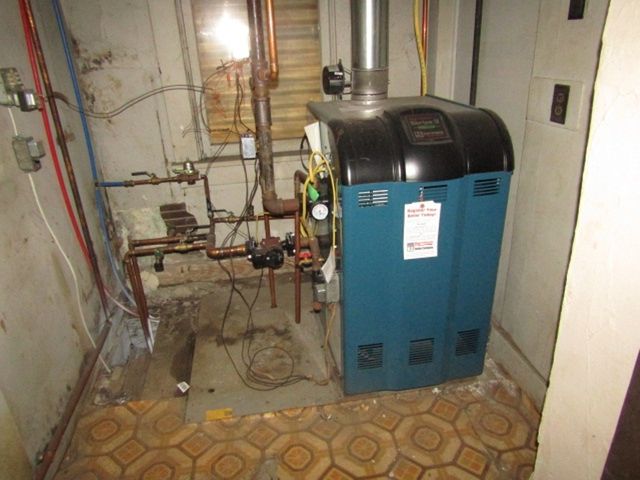 930 7th St, New Kensington, PA 15068