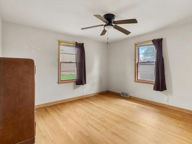 611 S 32nd STREET, Manitowoc, WI 54220
