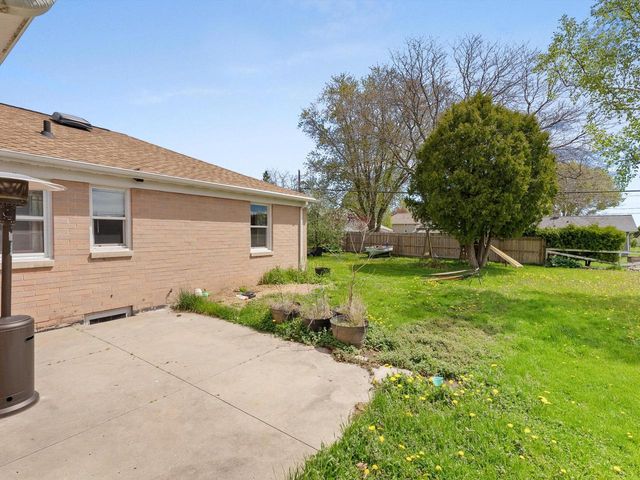 611 S 32nd STREET, Manitowoc, WI 54220