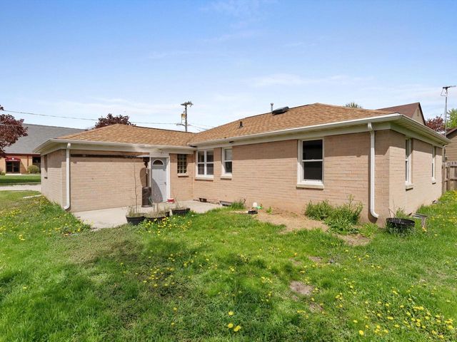 611 S 32nd STREET, Manitowoc, WI 54220