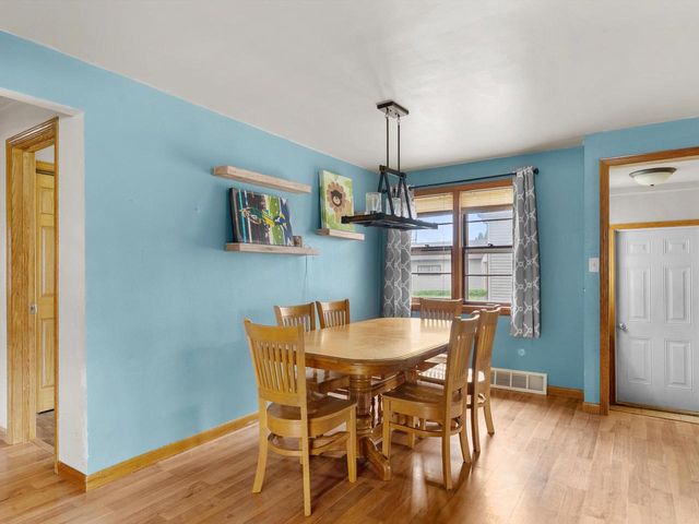 611 S 32nd STREET, Manitowoc, WI 54220
