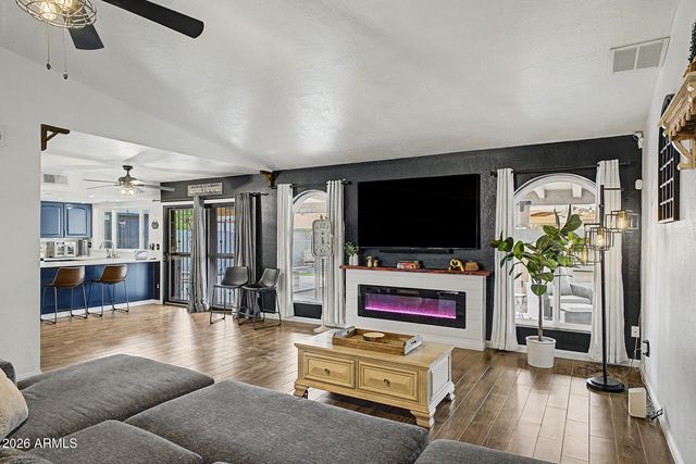 4040 W SWEETWATER Avenue, Phoenix, AZ 85029