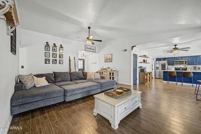 4040 W SWEETWATER Avenue, Phoenix, AZ 85029