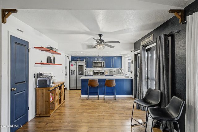 4040 W SWEETWATER Avenue, Phoenix, AZ 85029