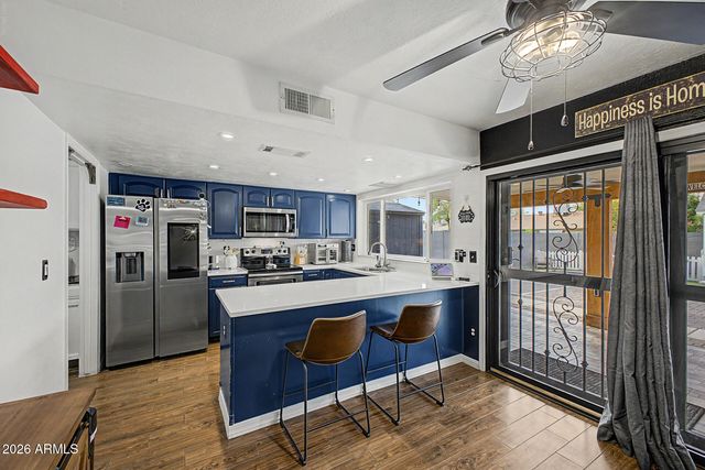 4040 W SWEETWATER Avenue, Phoenix, AZ 85029