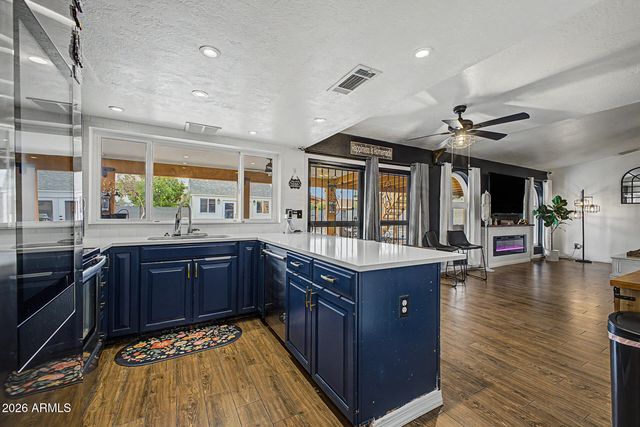 4040 W SWEETWATER Avenue, Phoenix, AZ 85029