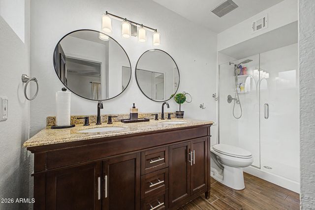 4040 W SWEETWATER Avenue, Phoenix, AZ 85029