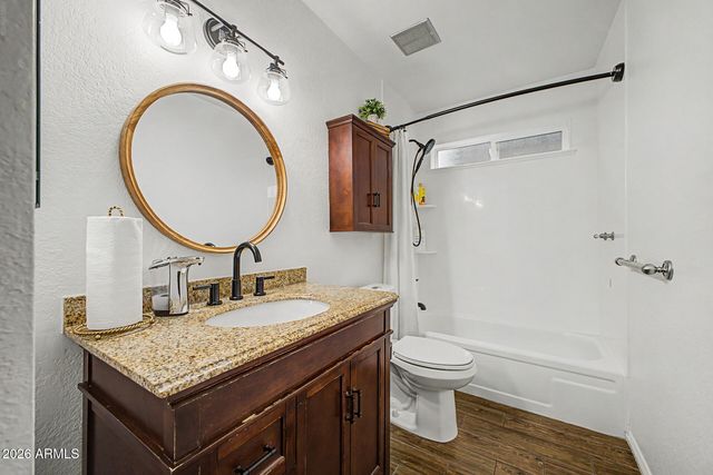 4040 W SWEETWATER Avenue, Phoenix, AZ 85029