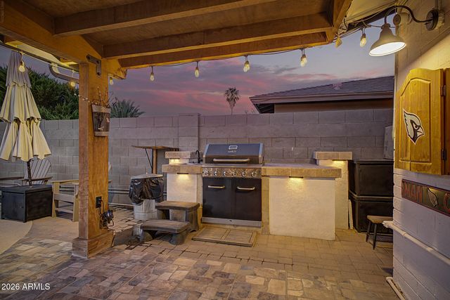 4040 W SWEETWATER Avenue, Phoenix, AZ 85029
