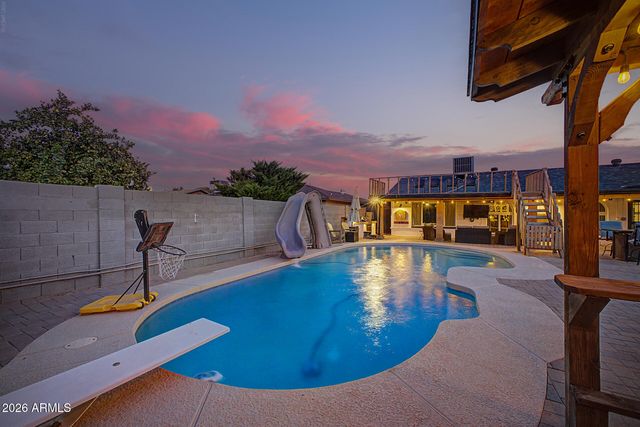 4040 W SWEETWATER Avenue, Phoenix, AZ 85029
