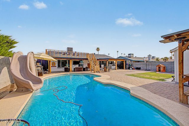 4040 W SWEETWATER Avenue, Phoenix, AZ 85029