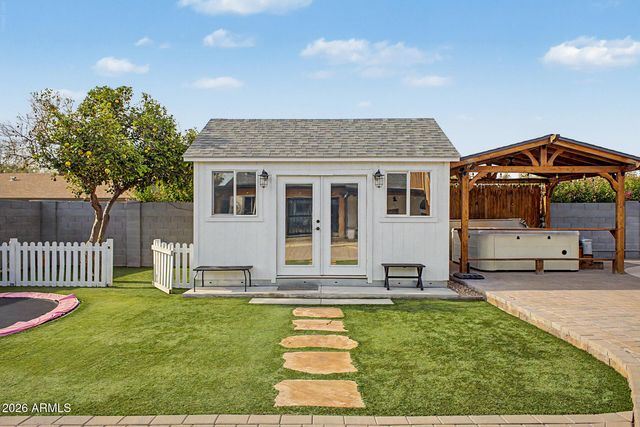 4040 W SWEETWATER Avenue, Phoenix, AZ 85029