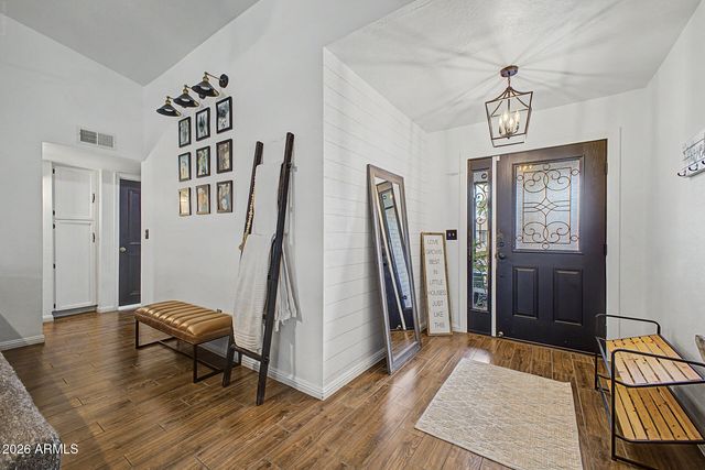 4040 W SWEETWATER Avenue, Phoenix, AZ 85029