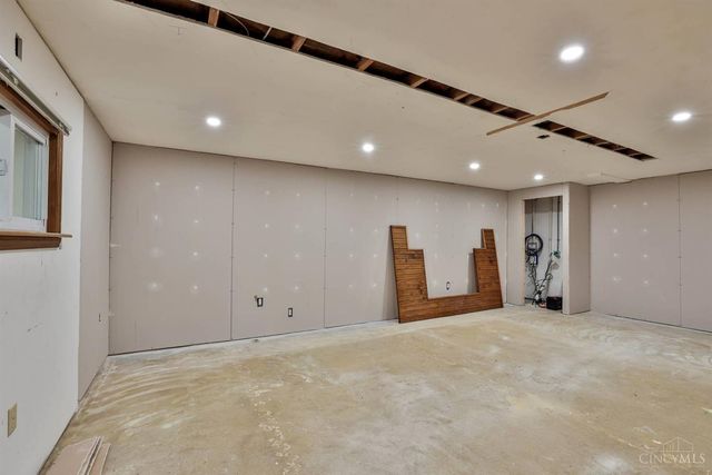 1010 Newberry Avenue, Miami Twp, OH 45150