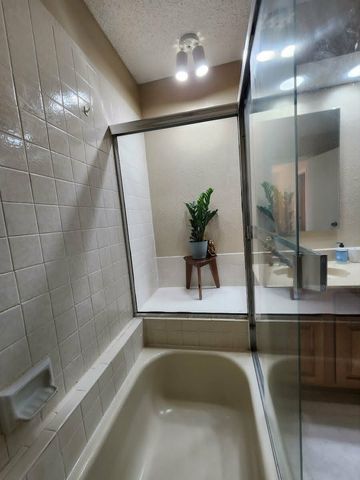 1100 Riverchase Lane 209, Arlington, TX 76011