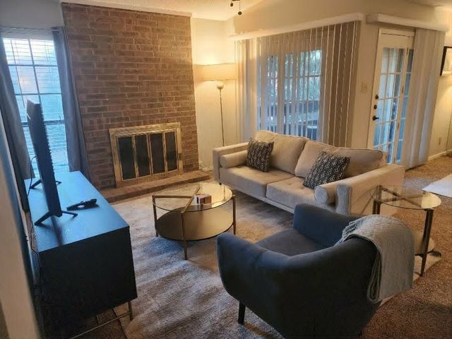 1100 Riverchase Lane 209, Arlington, TX 76011