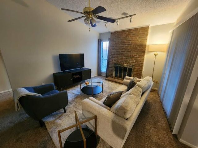 1100 Riverchase Lane 209, Arlington, TX 76011