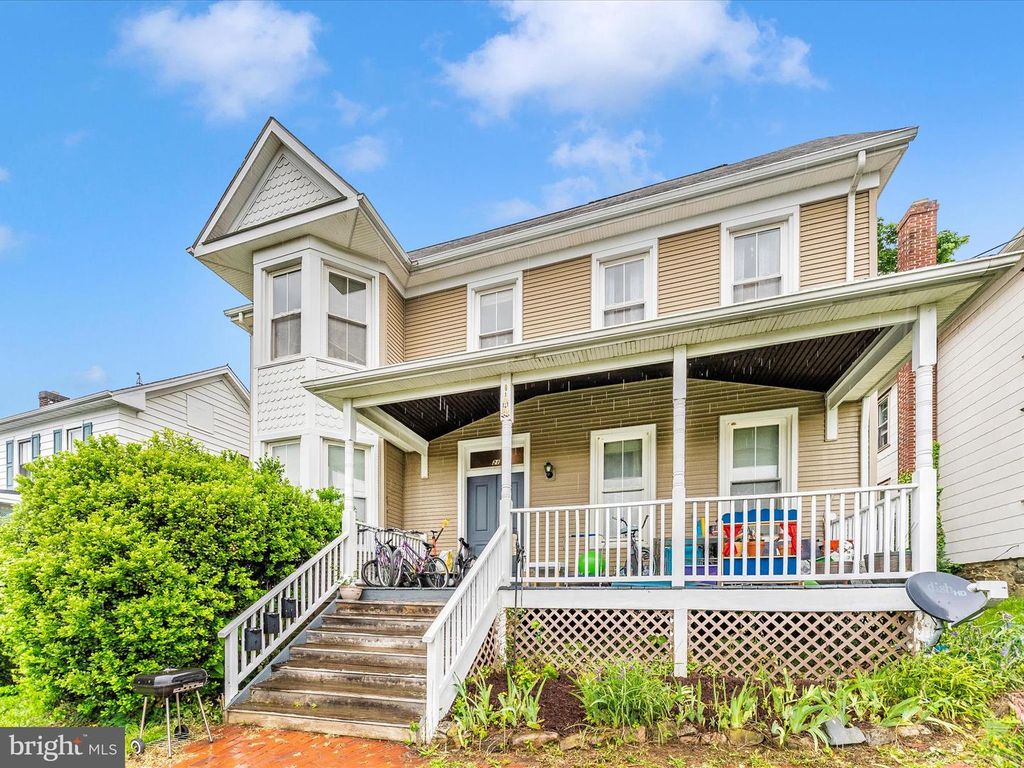 21 E A ST, Brunswick, MD 21716