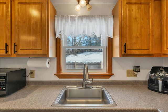 34 Depot Road, Manchester, NH 03103