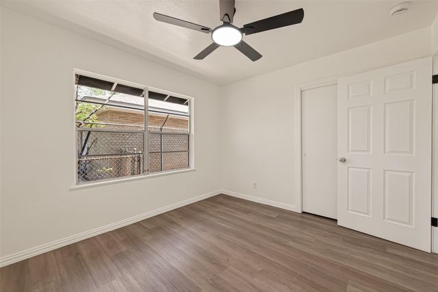 5763 Thrush Drive, Houston, TX 77033