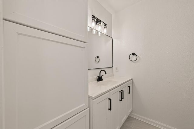 5763 Thrush Drive, Houston, TX 77033