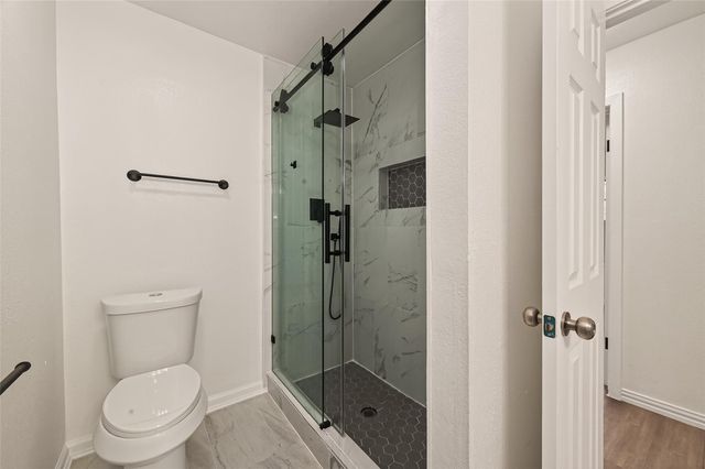 5763 Thrush Drive, Houston, TX 77033