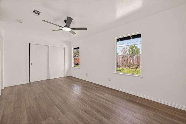 5763 Thrush Drive, Houston, TX 77033