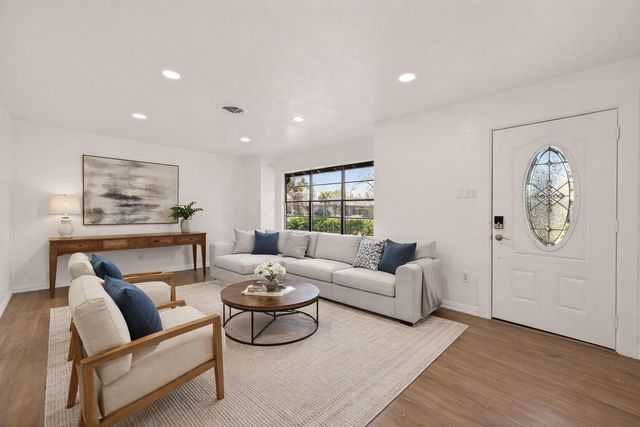 5763 Thrush Drive, Houston, TX 77033