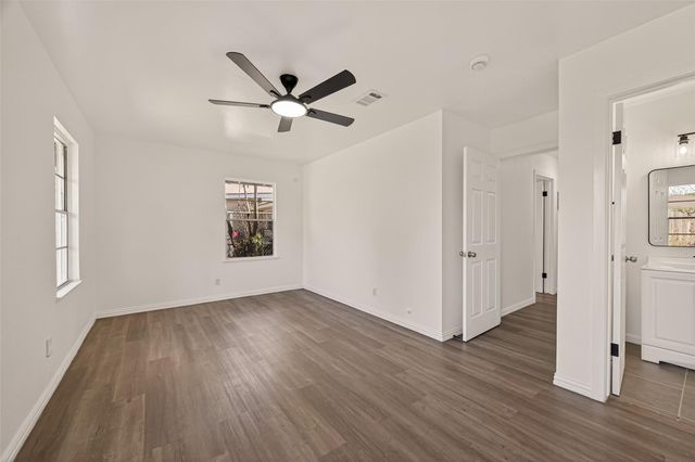 5763 Thrush Drive, Houston, TX 77033