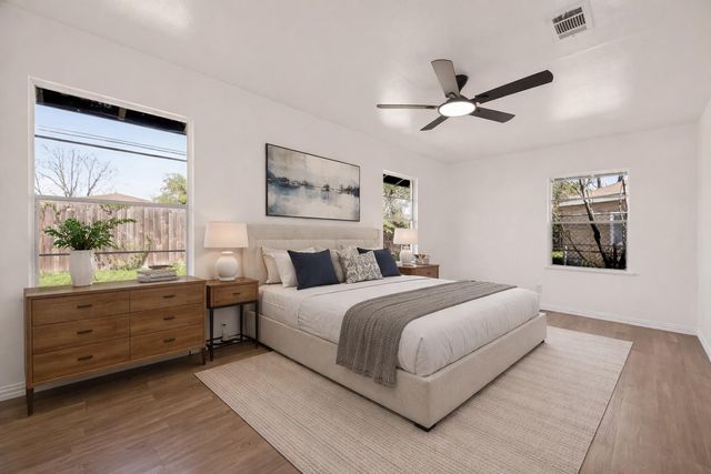 5763 Thrush Drive, Houston, TX 77033