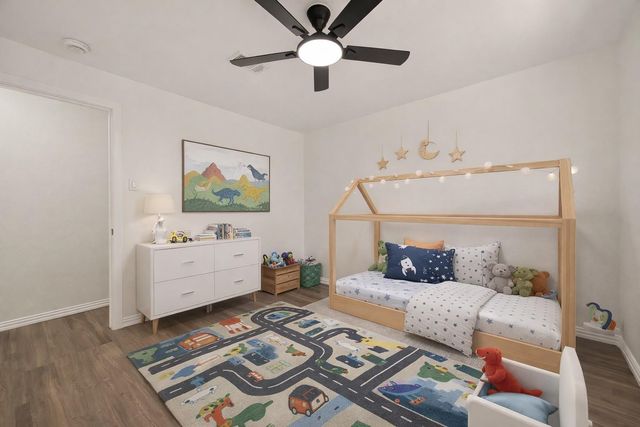 5763 Thrush Drive, Houston, TX 77033