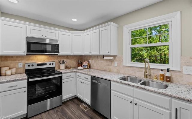 109 Brookleigh Court, Trinity, NC 27370