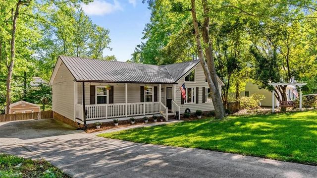 109 Brookleigh Court, Trinity, NC 27370