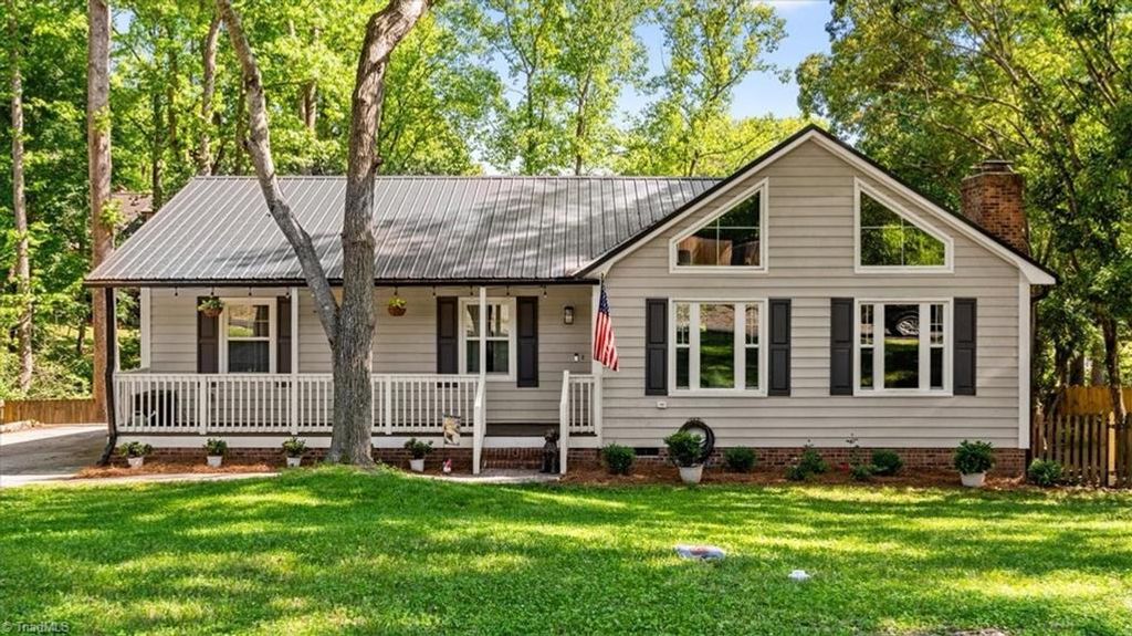 109 Brookleigh Court, Trinity, NC 27370